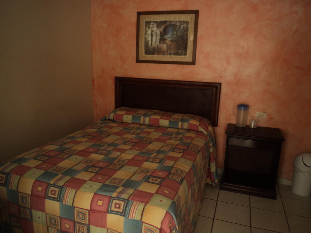 Hotel California Navojoa Ruang foto